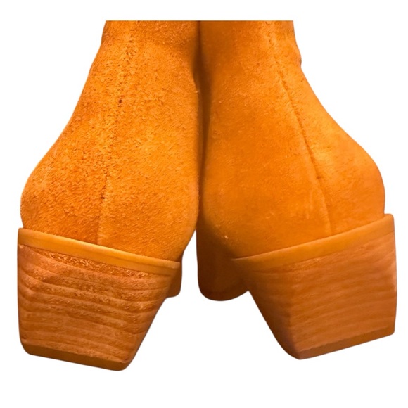 New! ABLE Chelsea Boot Almond Suede 8 - Picture 6 of 11